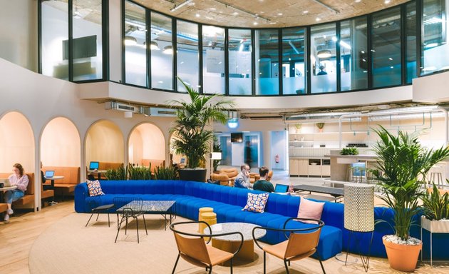 Foto von WeWork - Odeonsplatz - Private Büroflächen und Coworking