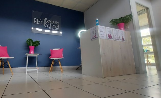 Photo of Rey Beauty School
