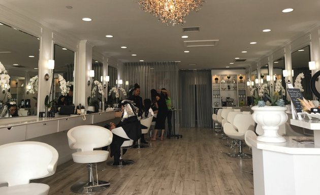 Photo of Salon Biology