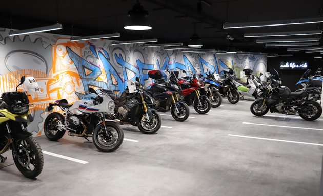 Photo de Bärenstark Montparnasse - BMW Motorrad