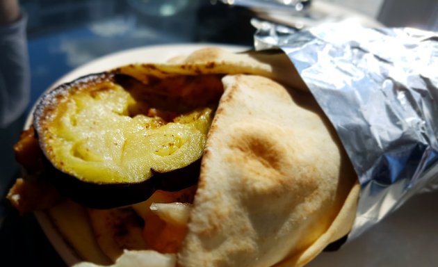 Foto von First Food - Finest Falafel, Schawarma & more