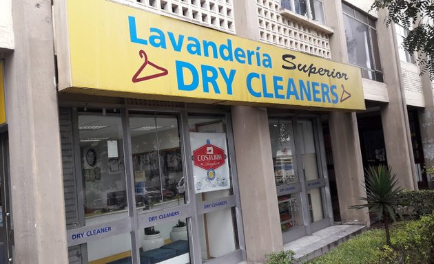 Foto de Lavanderia Eli Dry Cleaners