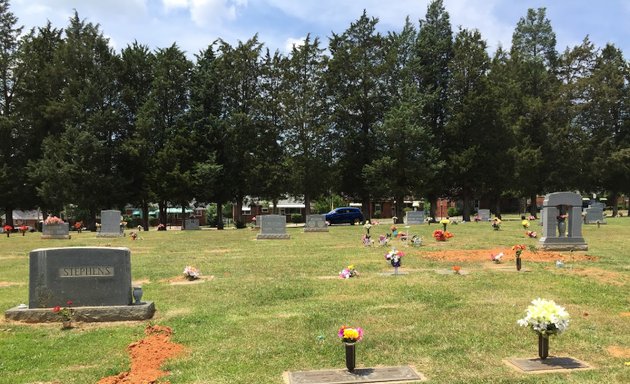 Photo of Oaklawn Cemetery