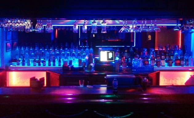 Photo of Skyline Bar & Lounge Bx