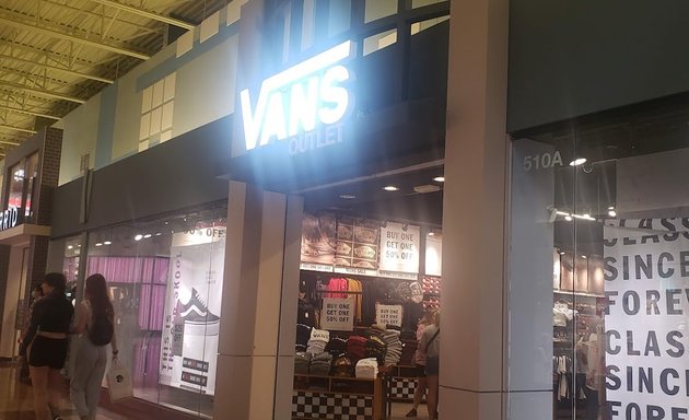 Photo of Vans Outlet