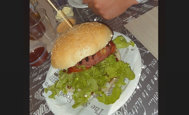 foto Giacca e Cravatta Hamburger