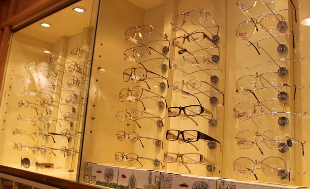 foto OTTICA BOTTINI Optometrista - Affida i tuoi occhi a mani esperte