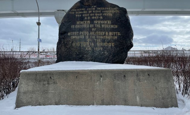 Photo of Montreal Irish Monument