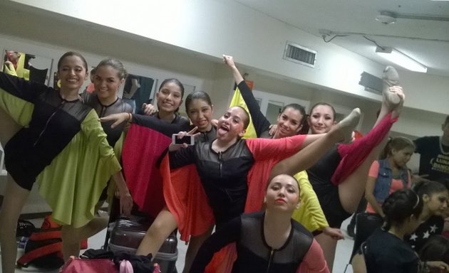 Foto de Monika Berrospe Dance Coach-Coreografias xv años-Monterrey