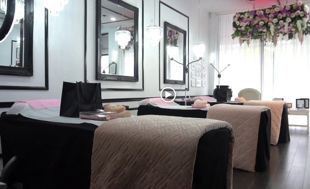 Photo of Le Lash Beautique Eyelash Extensions/Cosmetic Tattoo Academy