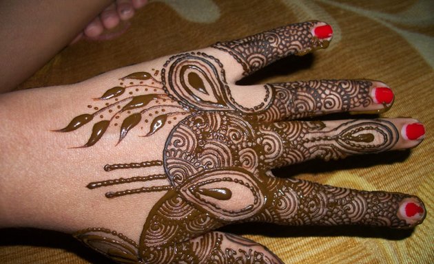 Photo of Mehndi Artist Sunita Kenia