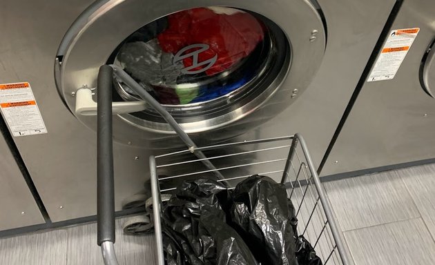 Photo of Wash E-Z Laundromat