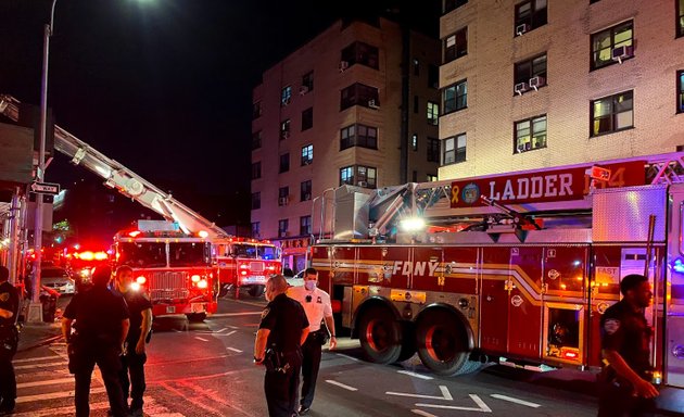 Photo of FDNY Engine 287/Ladder 136/Battalion 46