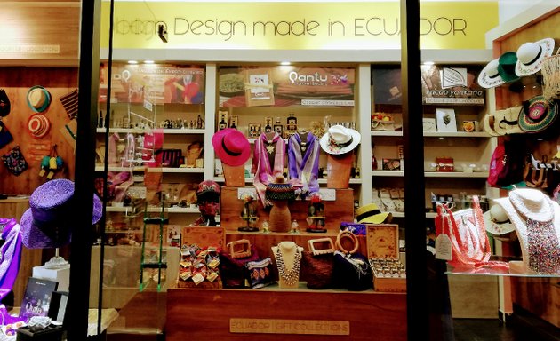 Foto de Ecuador Gift Shop | Regalos: Flores Chocolates Café Artesanía Souvenirs y más