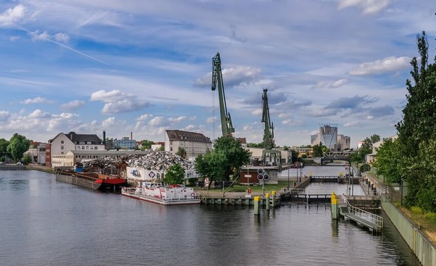 Foto von Taxistand mit Rufsäule