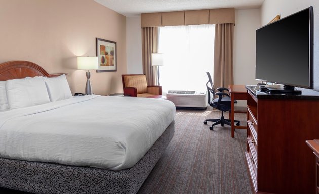 Photo of Hilton Garden Inn Charlotte North