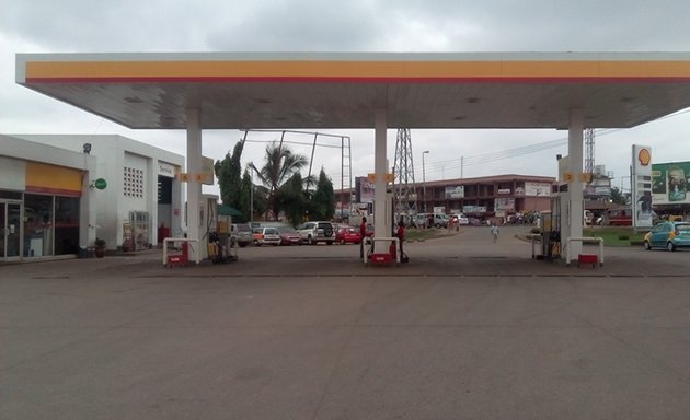 Photo of Shell Filling Station - Airport Roundabout