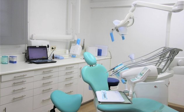 Foto de Centro Dental e Implantológico Trafalgar