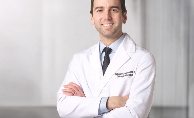 Photo of Dr Frédéric Arsenault | Clinique de chirurgie plastique et esthétique à Québec
