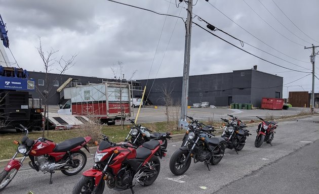 Photo of Tecnic Moto Montréal-Ouest driving school