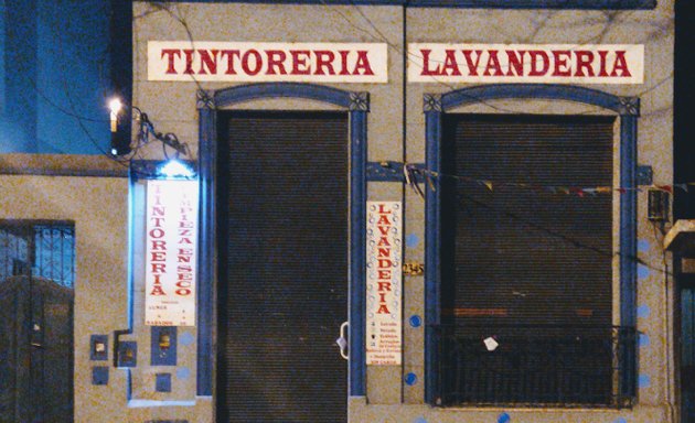 Foto de Tintoreria y Lavanderia Alvear 1