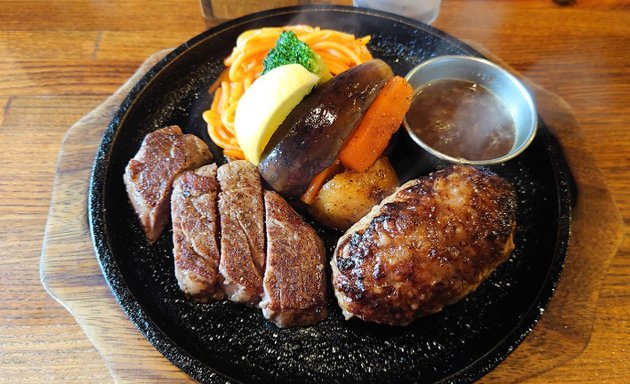 写真 Steak&hamburg ひげ 札幌南5条本店