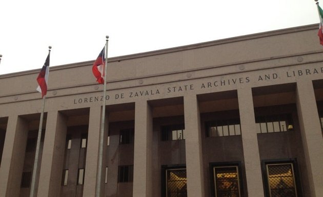 Photo of Lorenzo de Zavala State Archives and Library Building