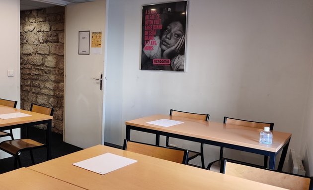 Photo de Acadomia - Soutien scolaire et cours particuliers à Paris 5