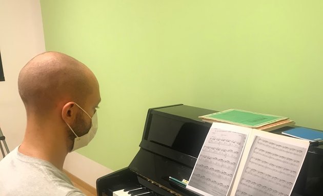 foto MANIUMANE Classical Piano Lab - Lezioni / Corsi Di Pianoforte