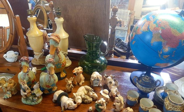 Photo of Aquarius Antiques