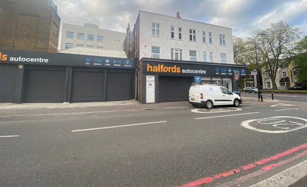 Photo of Halfords Autocentre Catford (Rushey Green)