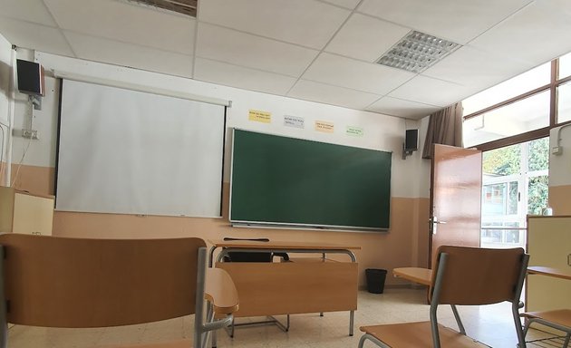 Foto de Escuela Oficial de Idiomas Barcelona IV La Pau