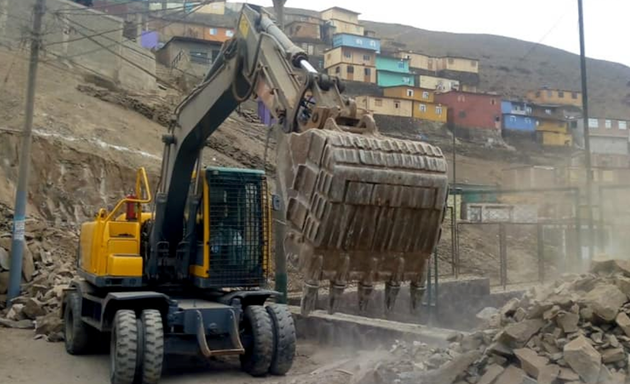 Foto de Posada Perú: Movimiento de tierras y demoliciones