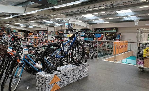 Photo of Halfords - Warrington