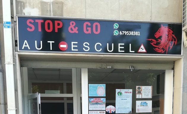 Foto de Autoescuela "Stop & Go" [Stop and Go]