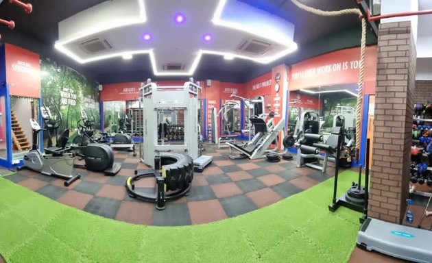 Photo of Mickey Mehta's GYM & FITNESS Center conducted by VR FITNESS