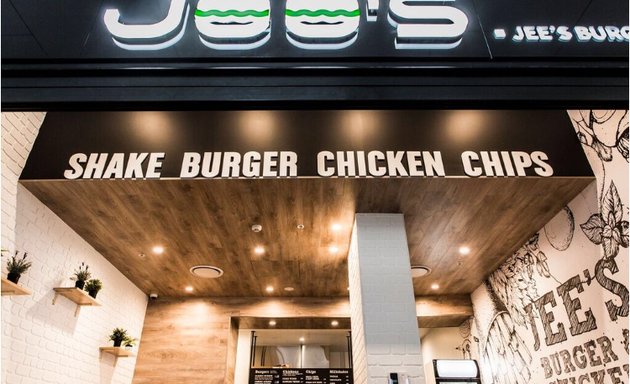 Photo of Jee’s Burger & Chicken
