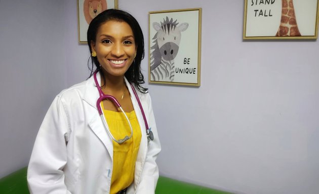 Foto de Dra. Alejandra Mideros - Médica Pediatra
