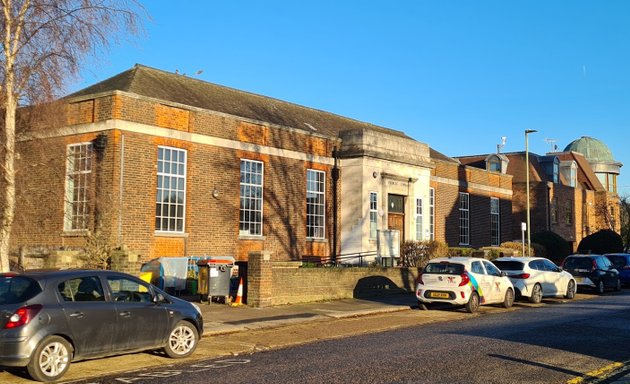 Photo of Mill Hill Library