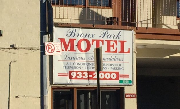 Photo of Bronx Park Motel