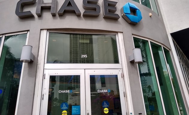 Photo of Chase Bank