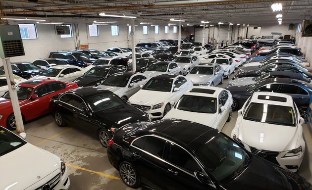 Photo of Eknoor Auto Sales inc