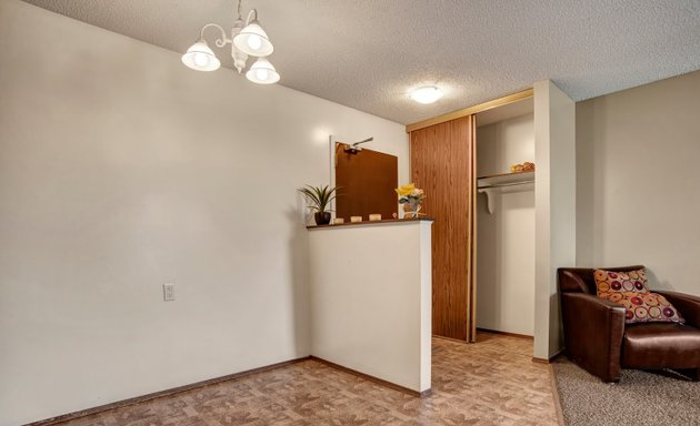 Photo of Ventana Apartment Homes and Townhomes