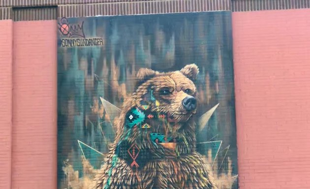 Photo of Bear mural SONNYSUNDANCER