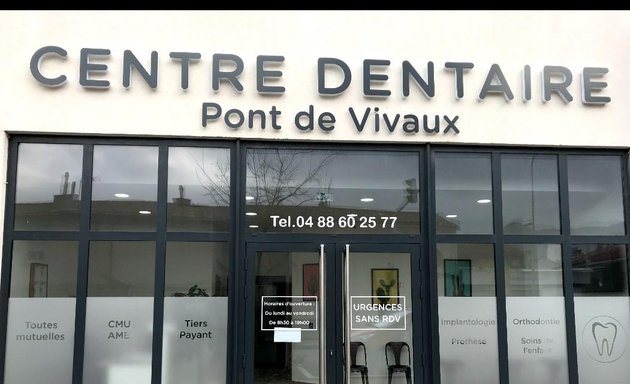 Photo de Centre Dentaire Pont de Vivaux - Orthodontiste & Dentiste Marseille 13010