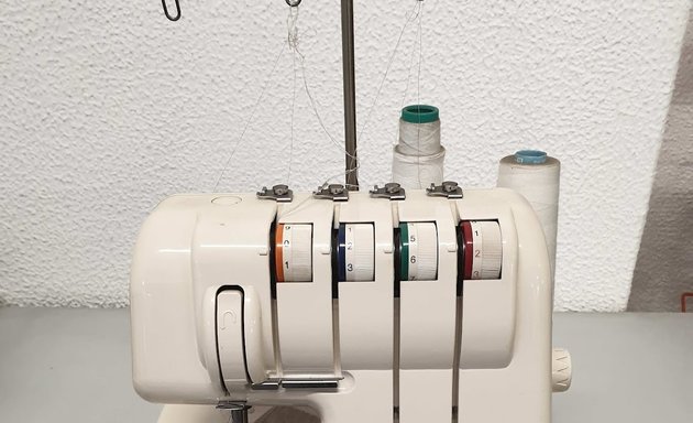 Foto de Maquinas de coser servicio tecnico Textil Lara Gil