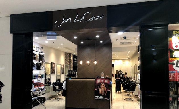 Photo of Jon Le Court Salon MtOmmaney