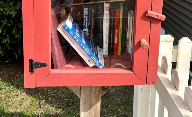 Photo of W Barry Little Free Library #39372