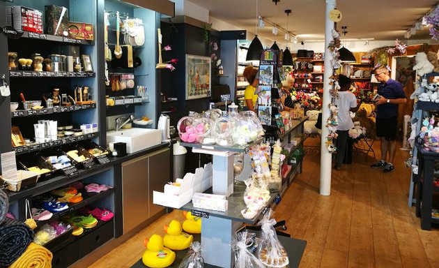 Photo de Soap and the City, savons, bougies, peluches