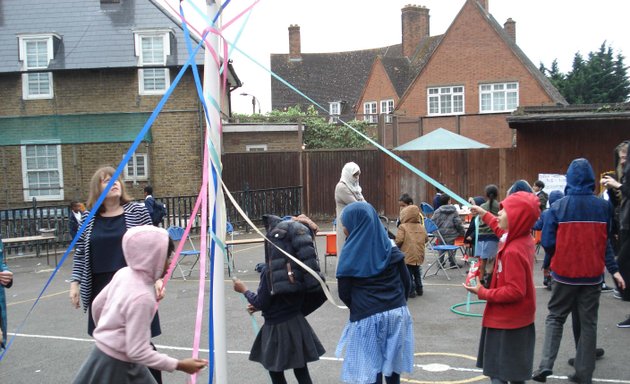 Photo of Old Oak Primary School